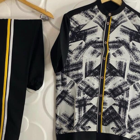 Suits - Picture 4 of 4